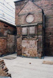 External view of internal pointed horseshoe arch, Leamington